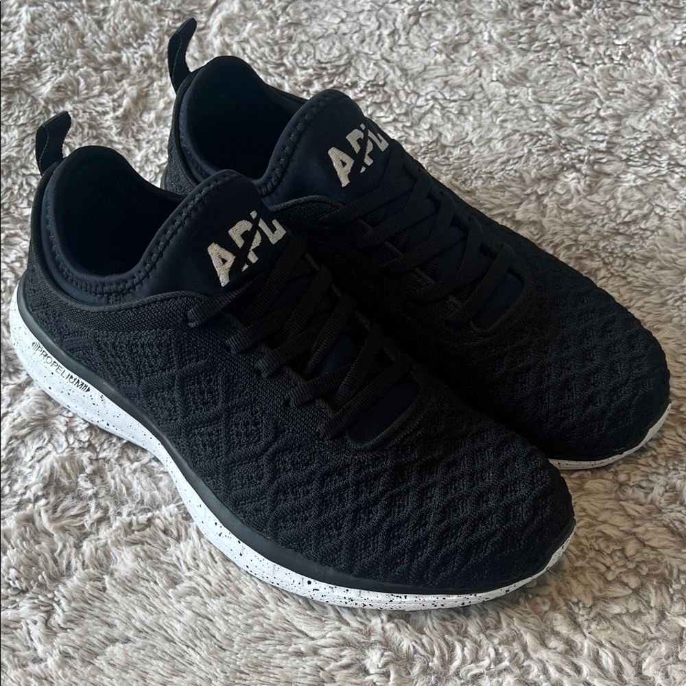 APL Women's Black Knit Techloom Phantom
